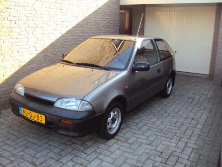 Suzuki Swift 1.0 Spirit