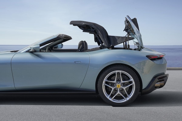 Ferrari Roma Spider
