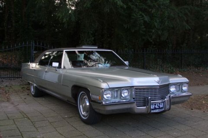 Cadillac Sedan de Ville