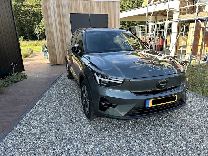 Volvo EX40 Single Motor Extended Range Ultra (2025)