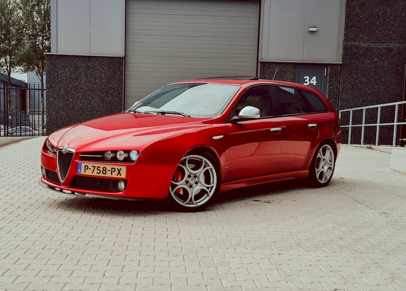 Alfa Romeo 159 Sportwagon 2.0 JTDm 136 TI (2011)