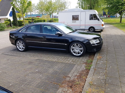 Audi A8 4.2 quattro (2003)