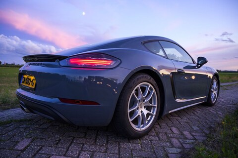 Porsche 718 Cayman (2018)