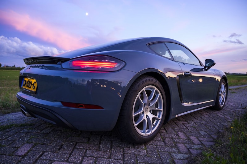 Porsche 718 Cayman (2018)