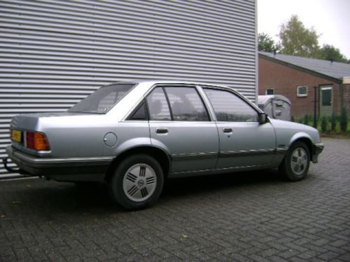 Opel Rekord 2.0 S GL (1984)