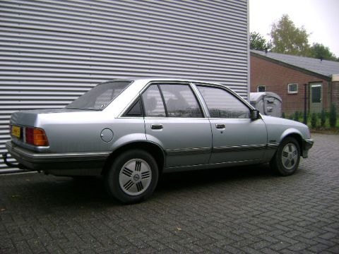 Opel Rekord 2.0 S GL (1984)