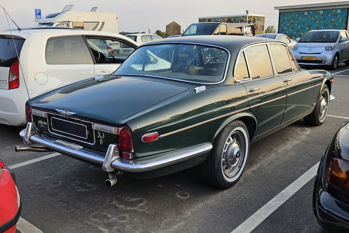 Jaguar XJ
