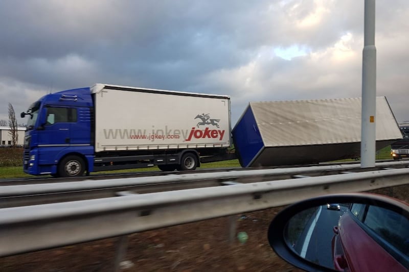 Storm Pia causes dangerous situations on the road Storm Pia causes dangerous situations on the road