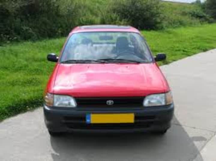 Toyota Starlet 1.3 XLi (1996)