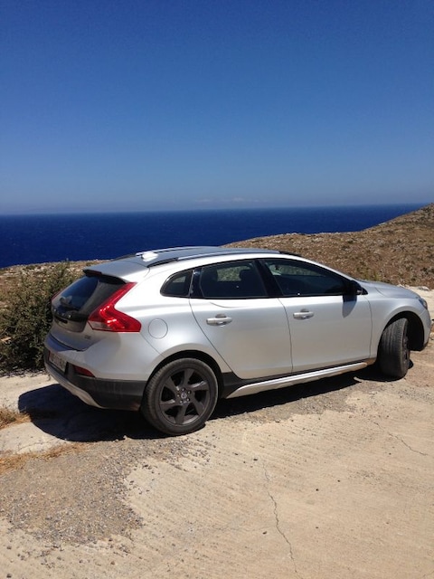 Volvo V40 Cross Country D2 Momentum (2013)