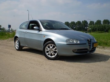 Alfa Romeo 147 1.6 T.Spark 16V Distinctive (2002)