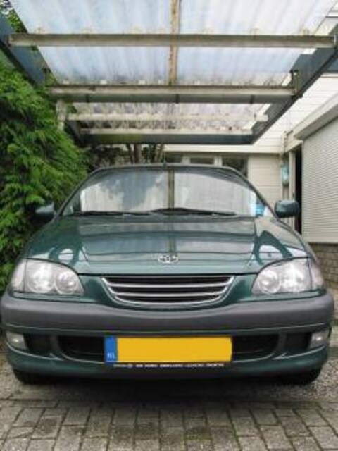 Toyota Avensis 2.0 Linea Sol (1999)
