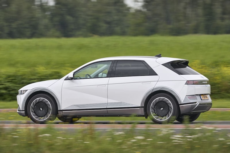Hyundai Ioniq 5 Ford Mustang Mach-E
