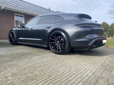 Porsche Taycan GTS Sport Turismo (2022)
