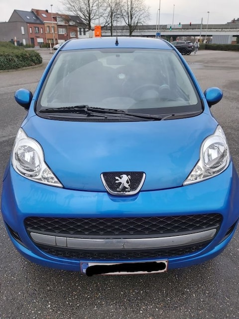 Peugeot 107 Urban Move 1.0 (2011)