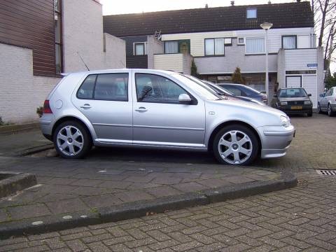 Volkswagen Golf 2.3 V5 Highline (2000)