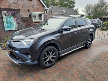 Toyota RAV4 2.5 Hybrid 2WD Executive (2017)