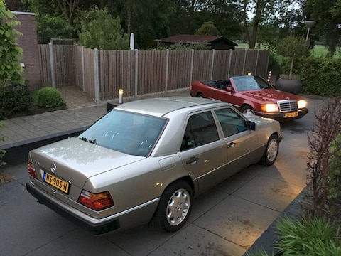 Mercedes-Benz 400 E