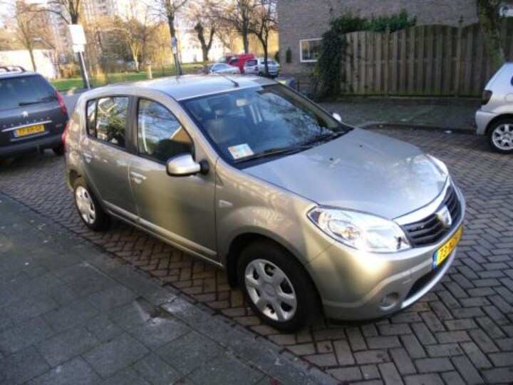Dacia Sandero 1.2 16V Lauréate