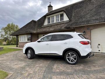 MG EHS Luxury (2022)