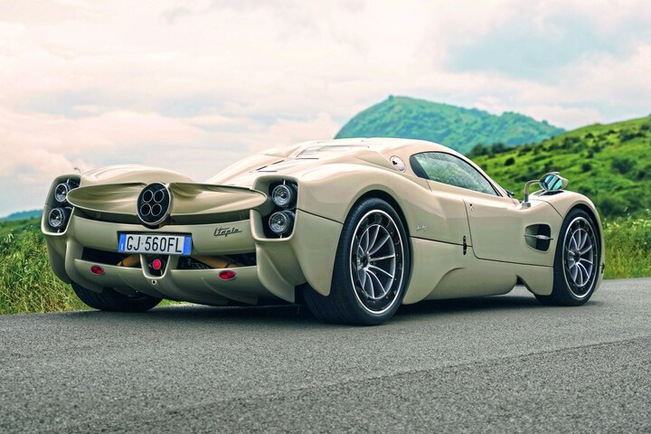 Pagani Utopia