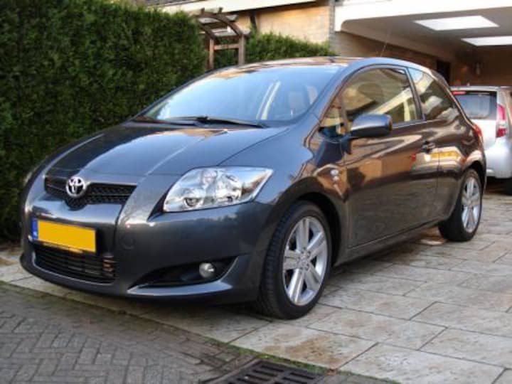 Toyota Auris 2.2 D-4D D-CAT Luna (2007)