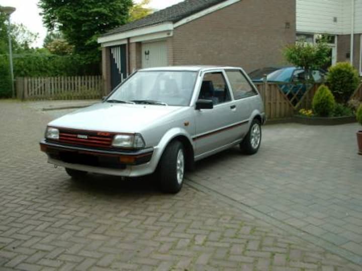 Toyota Starlet 1.0 DX (1987)