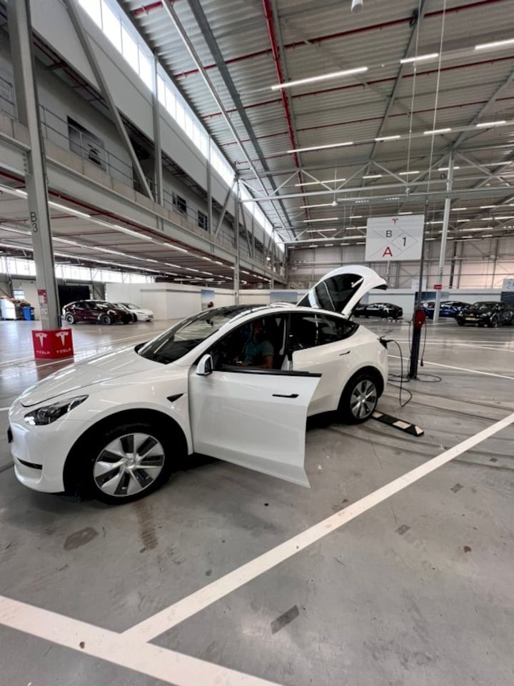 Tesla Model Y Longe Range (2024)
