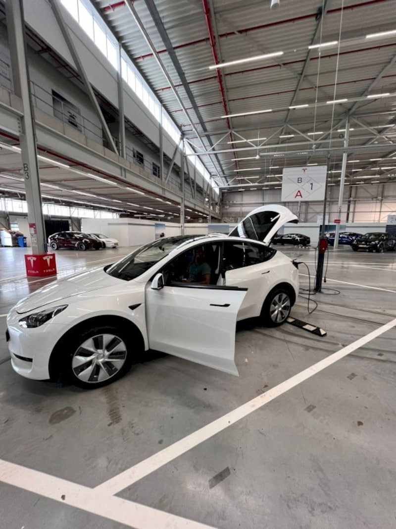 Tesla Model Y Longe Range (2024)