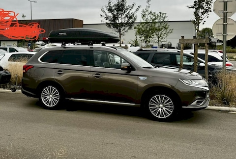 Mitsubishi Outlander PHEV Intense+