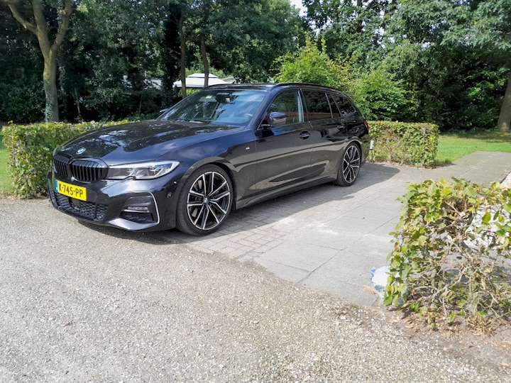 BMW 330i Touring (2020)