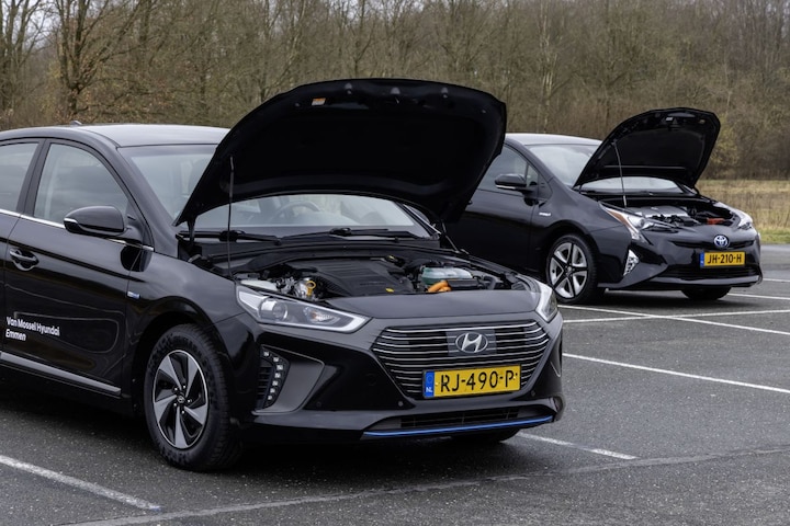 Toyota Prius vs Hyundai Ioniq