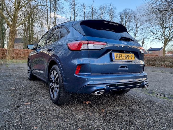 Ford Kuga 2.5 PHEV ST-Line X (2022)