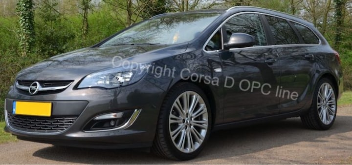 Opel Astra Sports Tourer 1.4 Turbo 140pk Sport (2013)