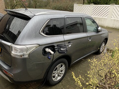 Mitsubishi Outlander PHEV Business Edition