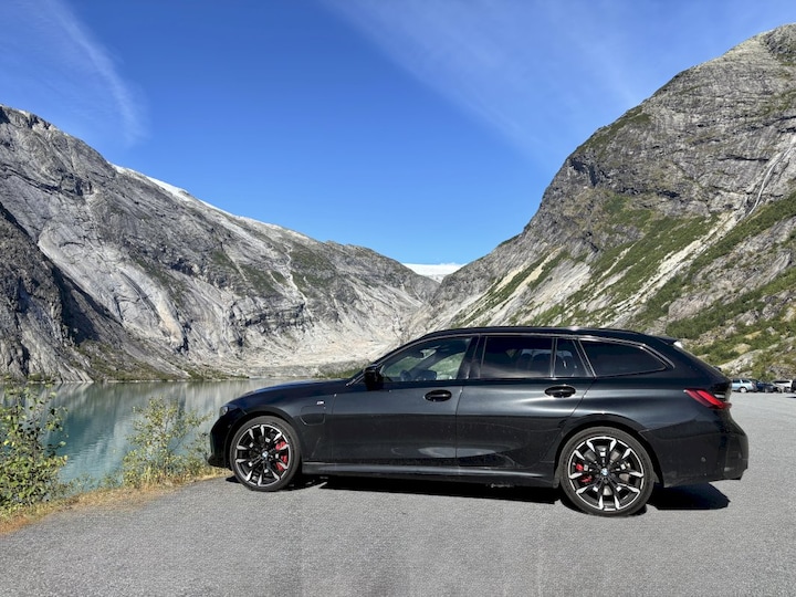 BMW 330e Touring M Sport Edition (2025)