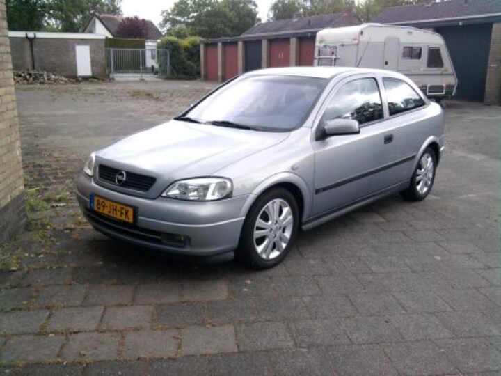 Opel Astra 1.6i Sport Edition II (2002)