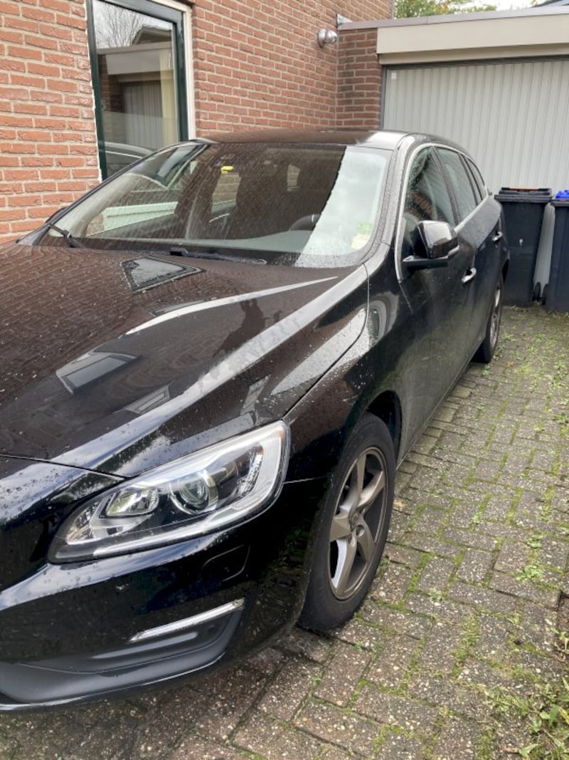Volvo V60 T3 Momentum (2016)