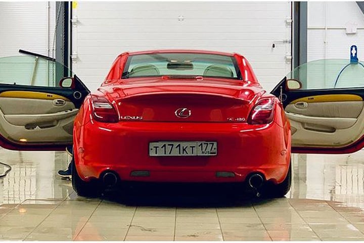 Lexus SC430 Rusland kentekenplaten