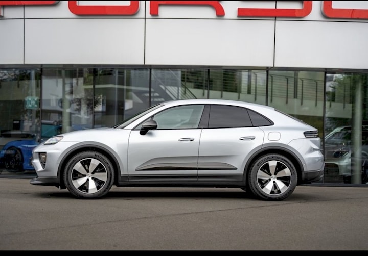 Porsche Macan Electric (2025)