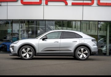 Porsche Macan Electric (2025)