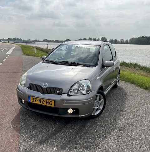 Toyota Yaris 1.5 16v VVT-i T Sport (2004)