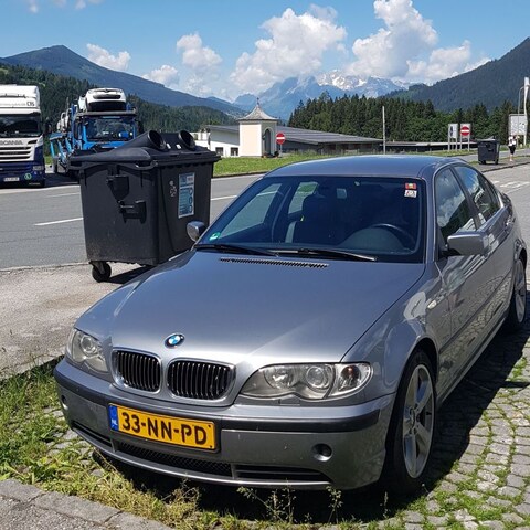 BMW 330i Edition