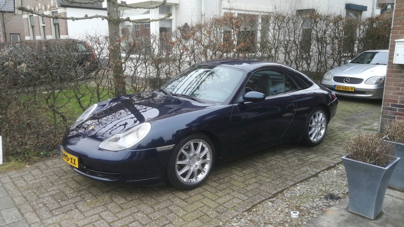 Porsche 911 Carrera Cabriolet (2000)