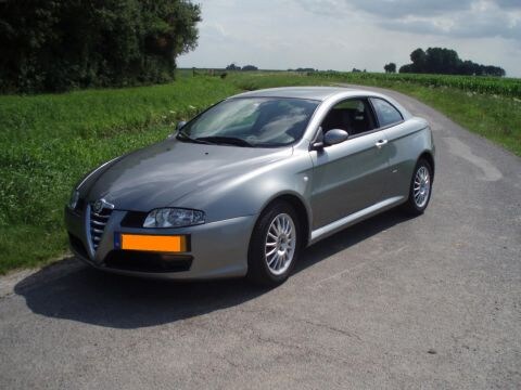 Alfa Romeo GT 2.0 JTS 16V Distinctive (2004)