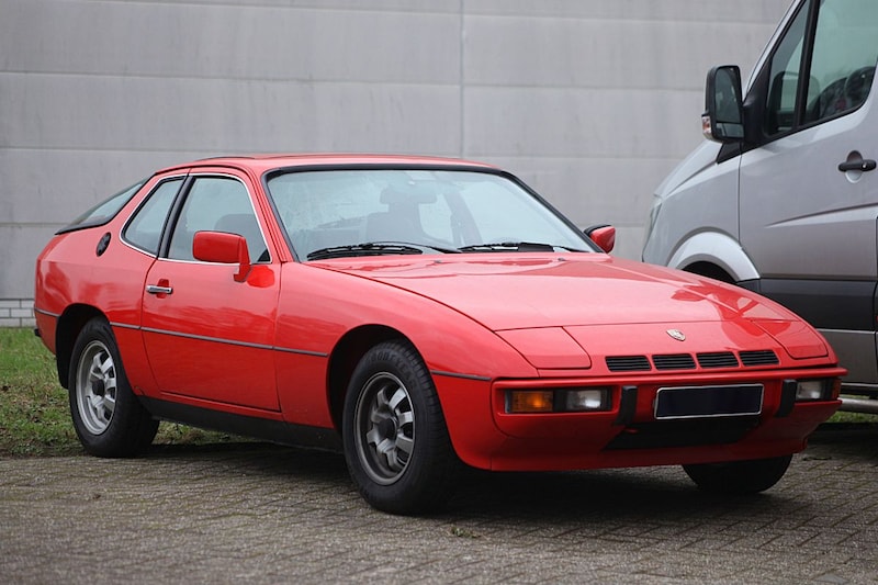 This Porsche 924 is nice, but not entirely original – In the Wild