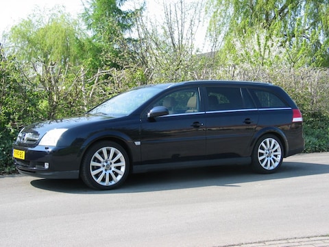 Opel Vectra Stationwagon 3.0-V6 CDTi Cosmo (2004)