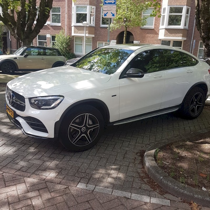 Mercedes-Benz GLC 300 e 4MATIC Coupé Business Solution AMG (2020)