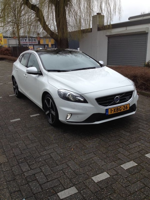 Volvo V40 D4 R-Design