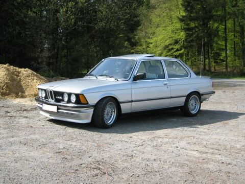 BMW 323i